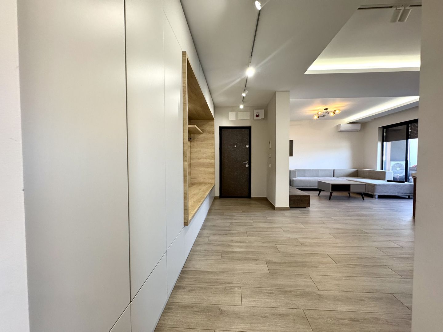 Apartment cu 2 camere, cu terasa generoasă, in zona Dumbrăvița - Kaufland - Poză 7