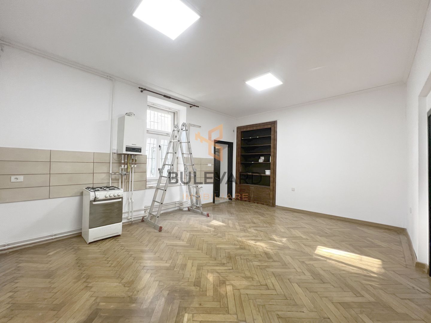 Spatiu de birou pe Str. Republicii - Poză 2