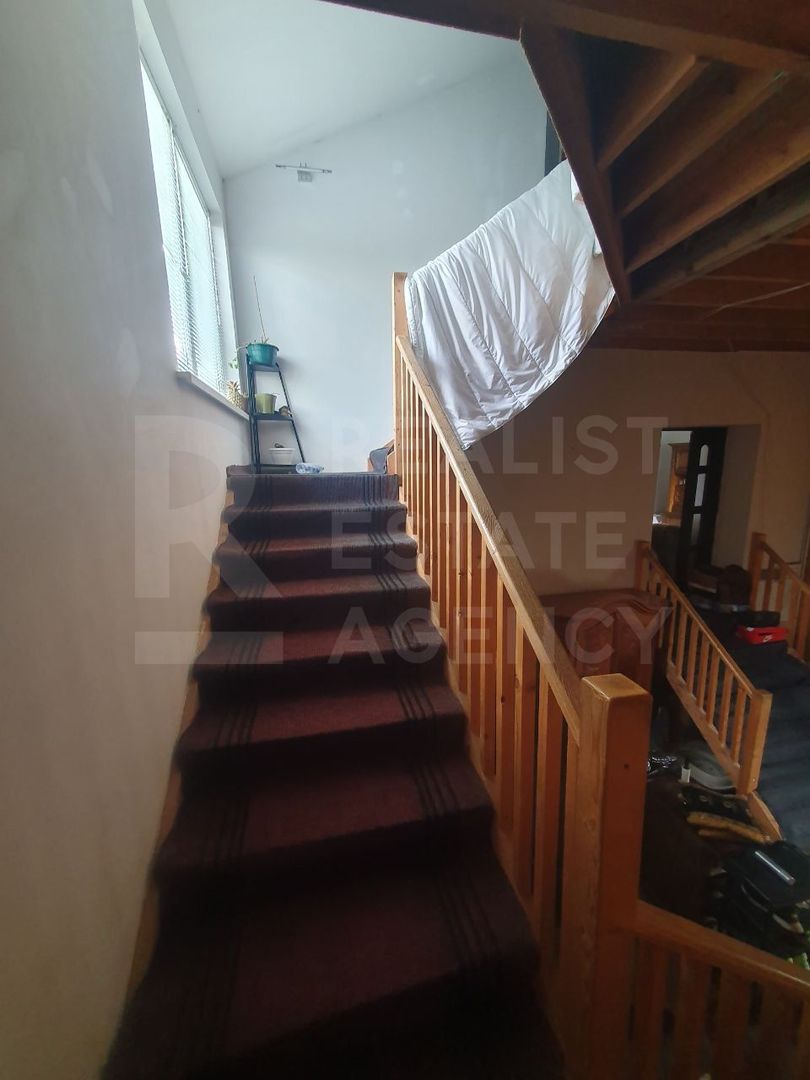 casa cu 2 nivele - Poză 9