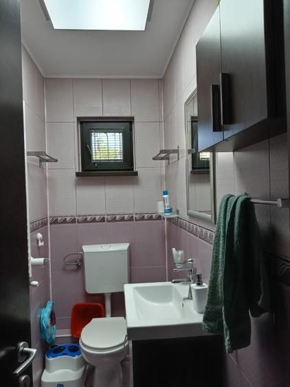 Vila Tunari, cartierul Scriitorilor, mobilata si utilata cu materiale premium - Poză 8