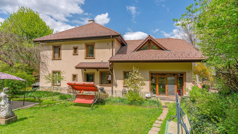 Oportunitatea de a deține o casa cu 3.385 mp teren în centrul - Poză 3