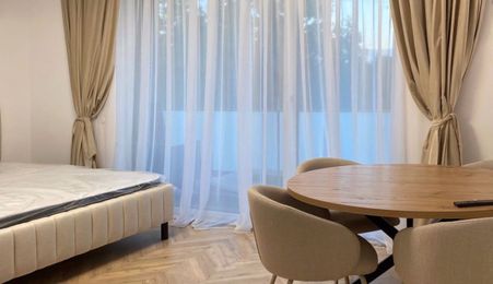 Apartament 1 camera , 34 mp , balcon - zona Lamaitei.