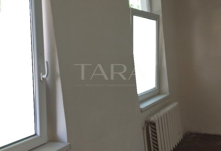 Apartament cu 1 Cameră și Curte – Gruia, Zonă de Case - Poză 2