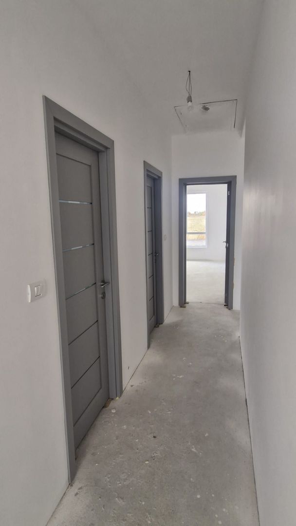 Casă / Vilă cu 4 camere de vânzare în Mosnita Noua - Poză 8