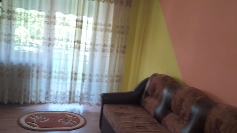 BRASADAS vinde apt. cu 2 camere la etajul 4 in Micro 17. - Poză 1