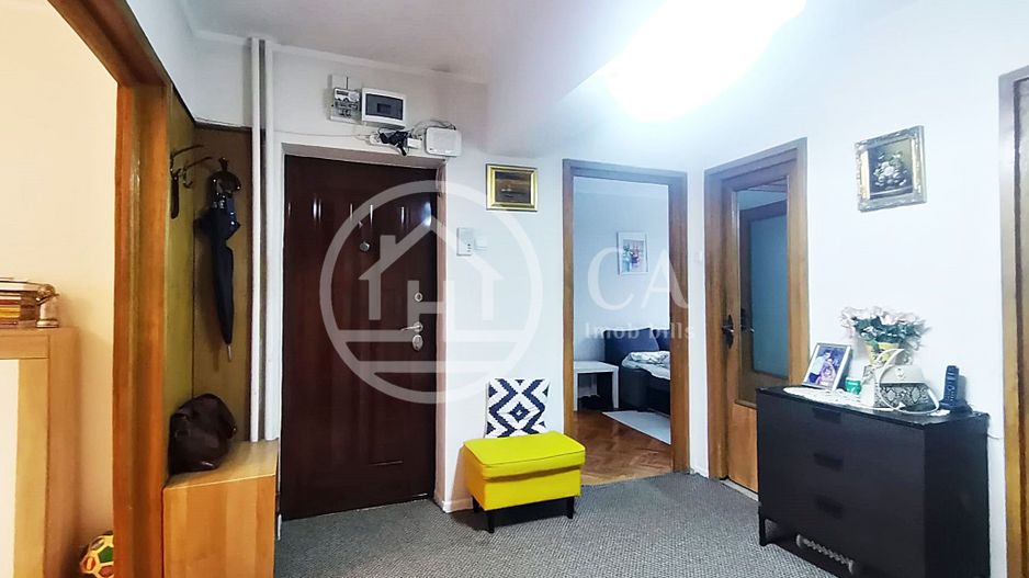 Apartament de vânzare cu 4 camere în zona Iosia, Oradea - Poză 5
