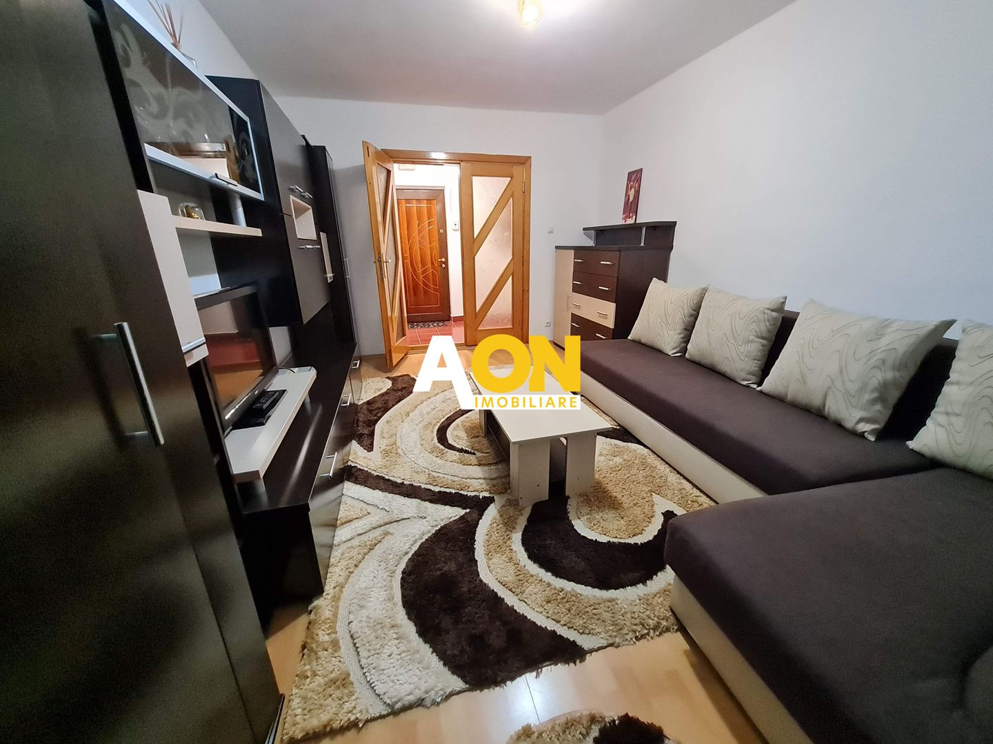 Aparatament 2 Camere Decomandat Zona Cetate - Poză 2