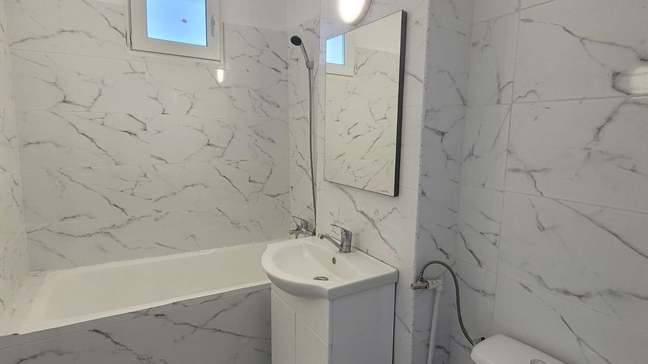 De vanzare Apartament 2 camere Apusului - Poză 2