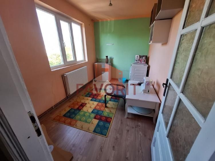 4 camere | etaj intermediar | centrala proprie | zona excelenta | - Poză 5