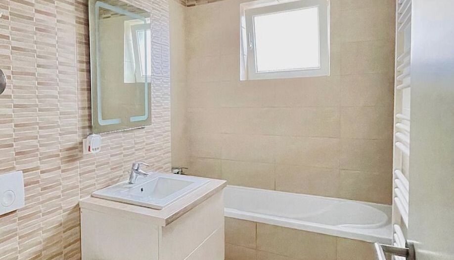 Închiriere apartament nou mobilat cu parcare si boxa et 2  Avantgarden 3 - Poză 9