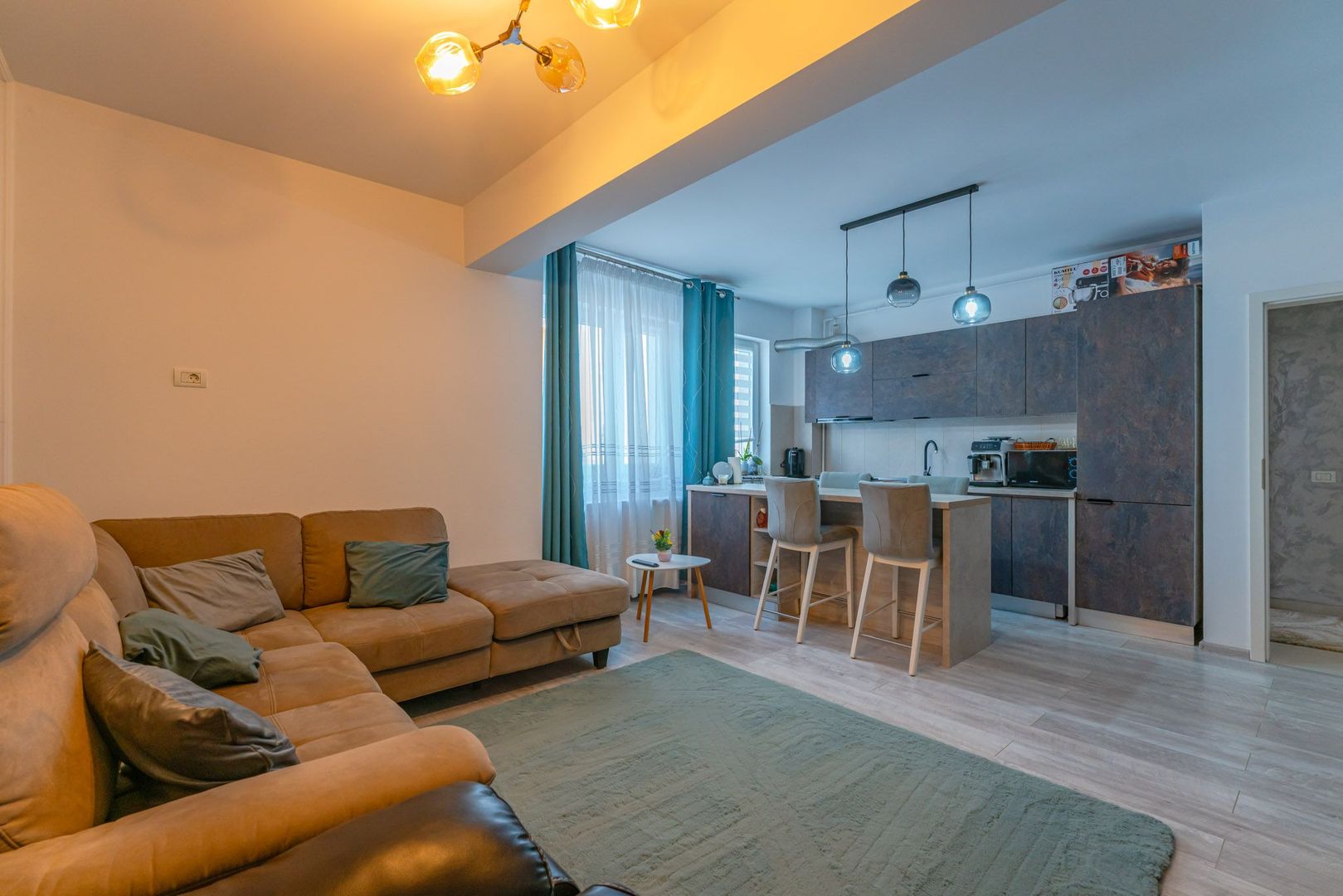 Studio mobilat și utilat, bloc 2020, etaj 3 – Terasă comuna amenajată - Poză 3