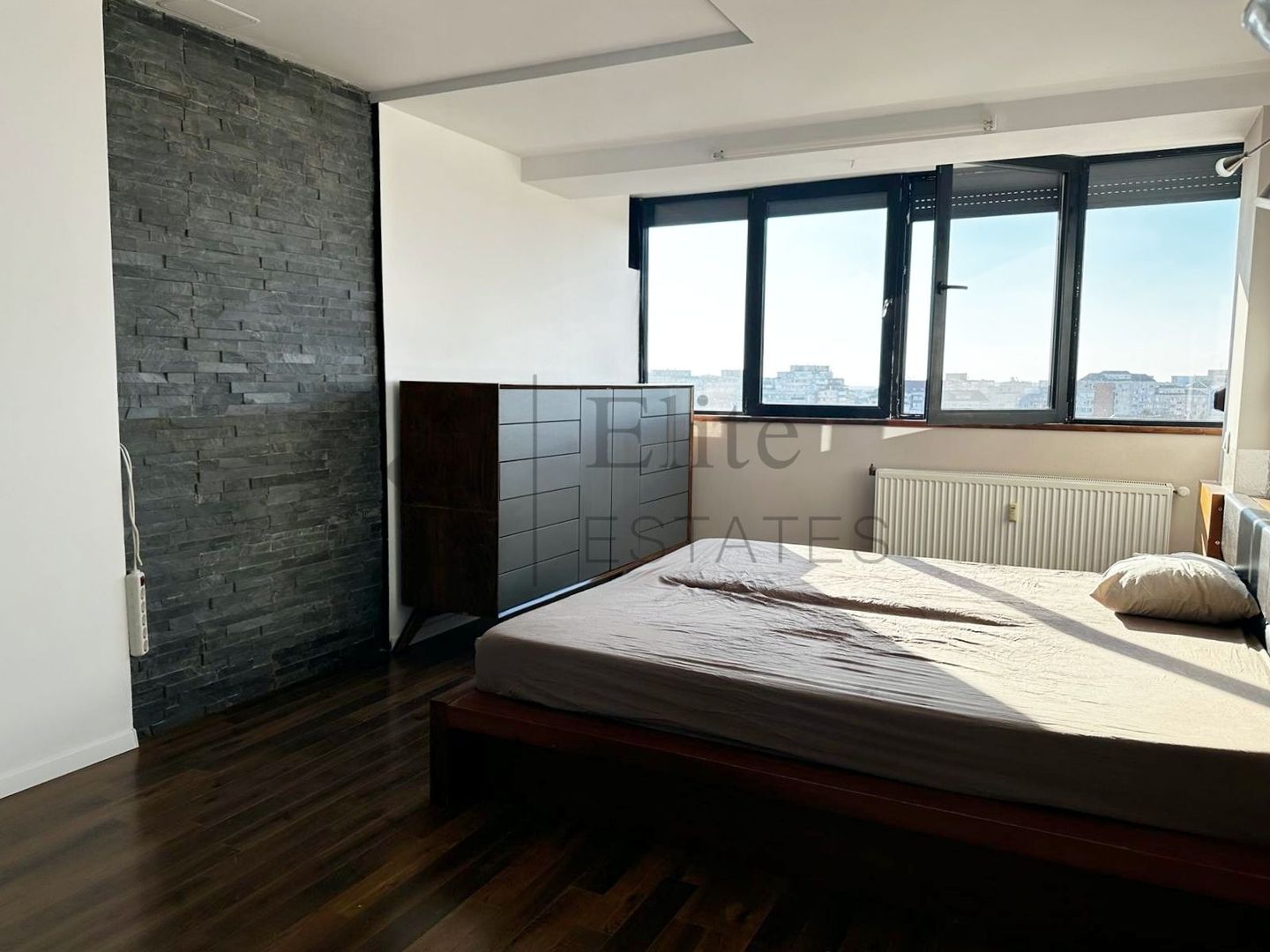 Apartament de inchiriat cu 3 camere, in zona Rogerius - Poză 2