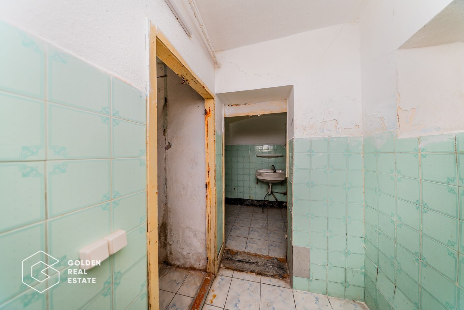 Casa individula cu 5 camere, zona central - Poză 15