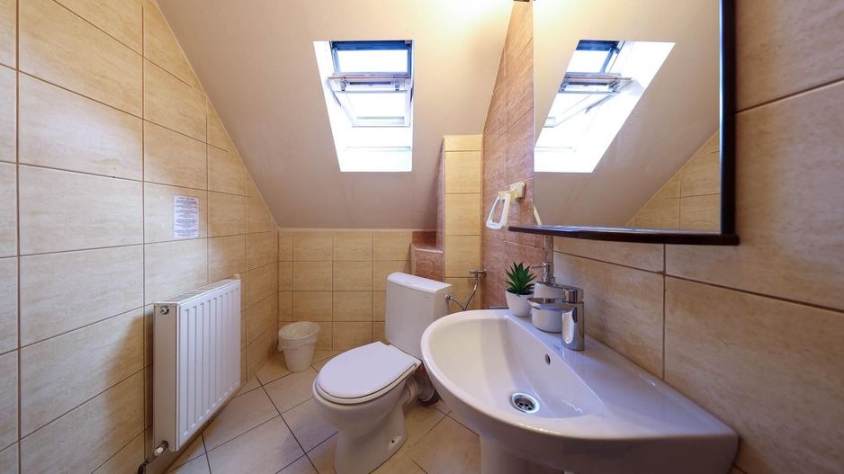 Vilă spațioasă de vânzare în Predeluț, Bran | 2000mp - Poză 19