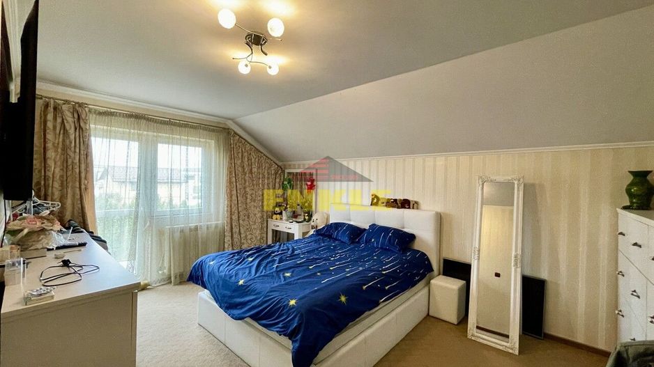 De vânzare casă cu suprafața de 250 mp plus 900 mp teren - Poză 4