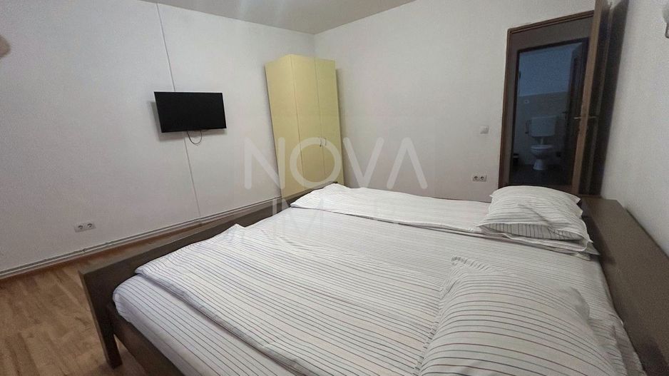 Casa de vanzare 200 mp cu spatiu comercial la parter, strada Lunga - Poză 7