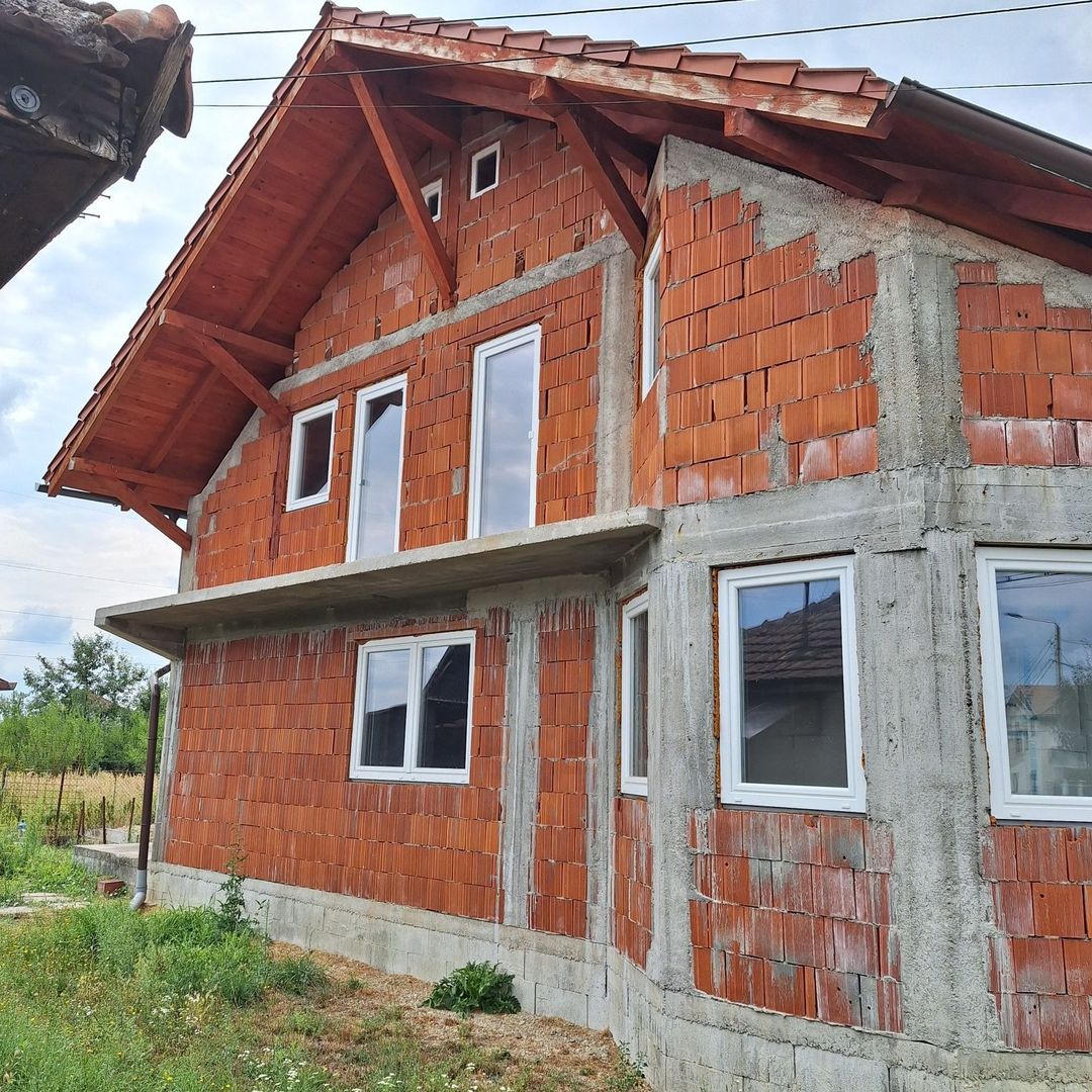 BRASADAS vinde casă în rosu și casa veche. - Poză 3