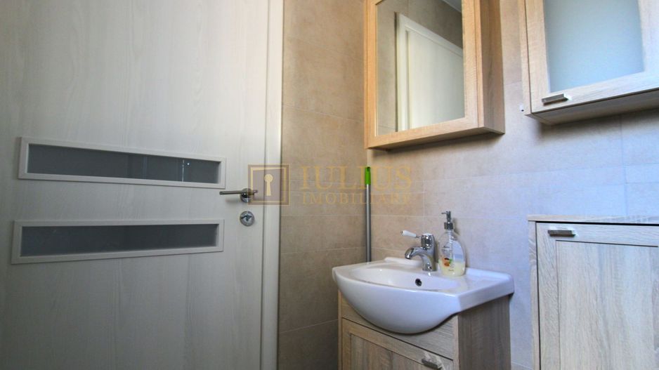 Ultracentral, Piata Victoriei, loc parcare - Poză 12