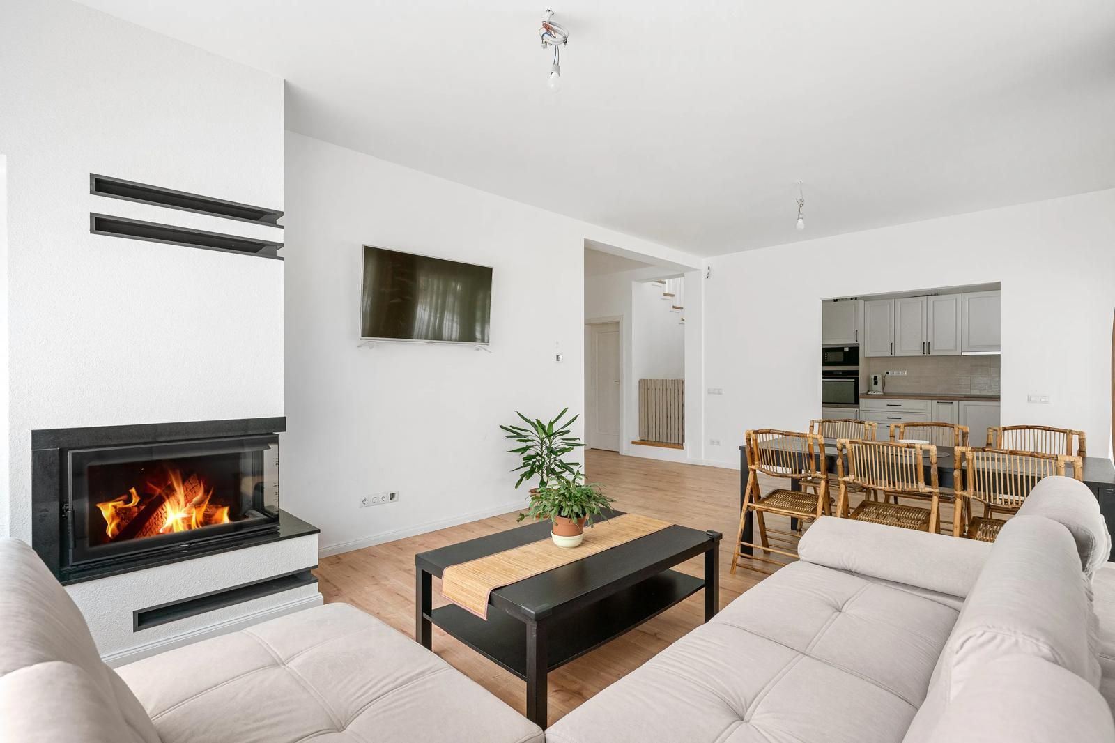 De inchiriat Casa moderna 160 mp teren 1000 mp Tocile Sadu - Poză 1
