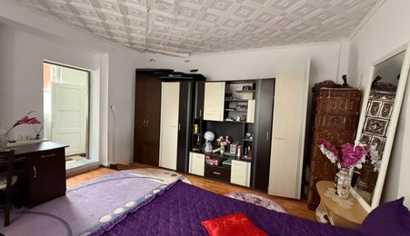 Casa ultracentral + piscină