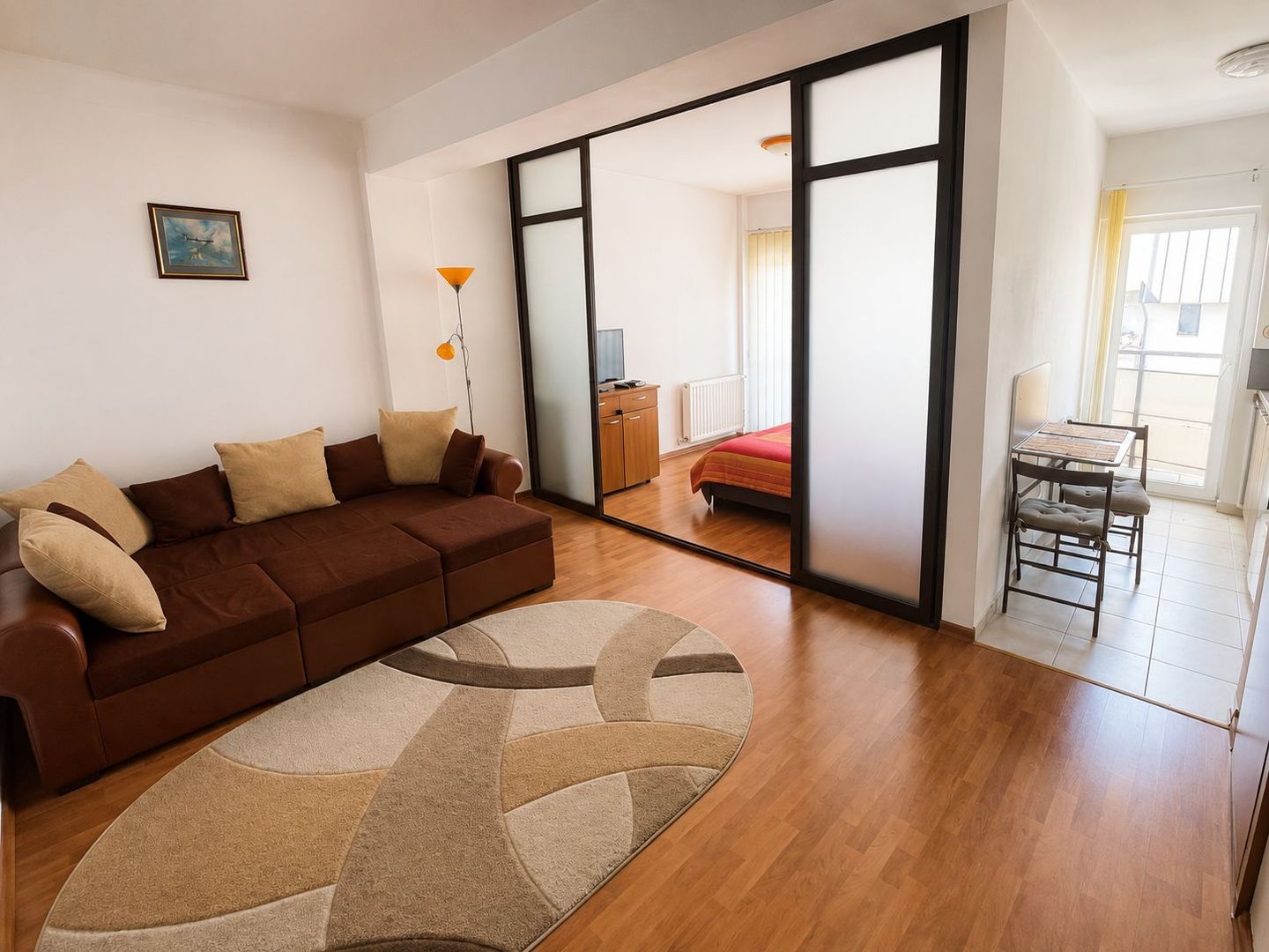 Etaj 1 | Apartament 40 mp cu bucătărie separată | Str. Stejarul - Poză 1
