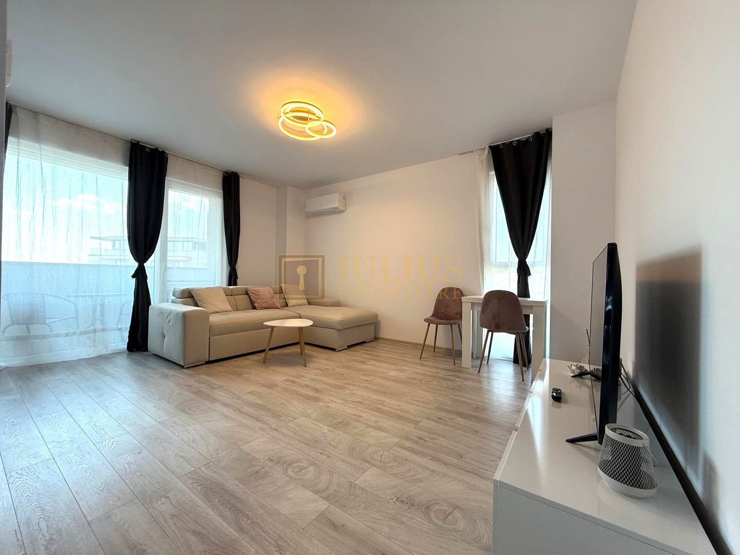 Apartament in Complexul Iris - Poză 1