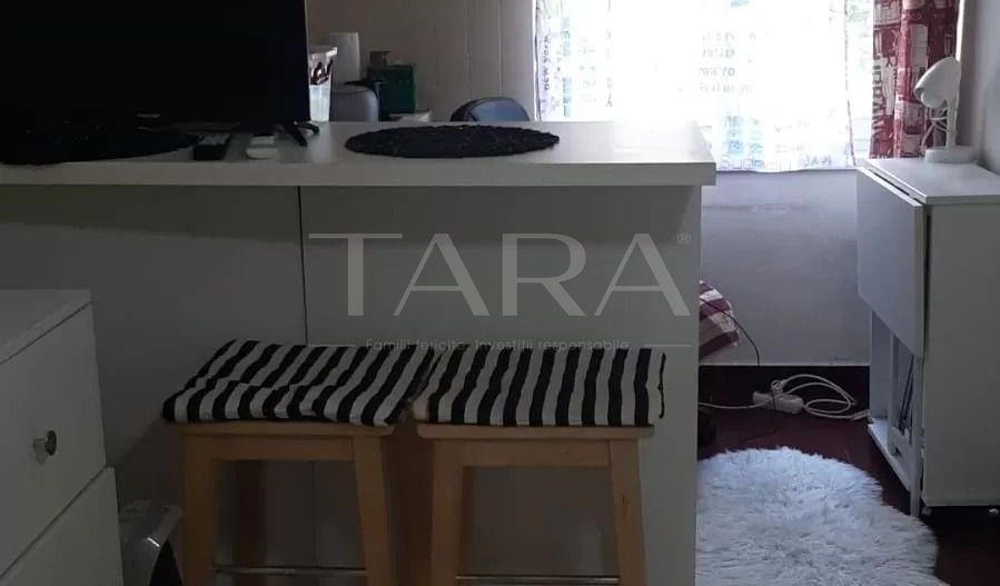 Garsoniera 16 mp-Zona The office - Poză 1