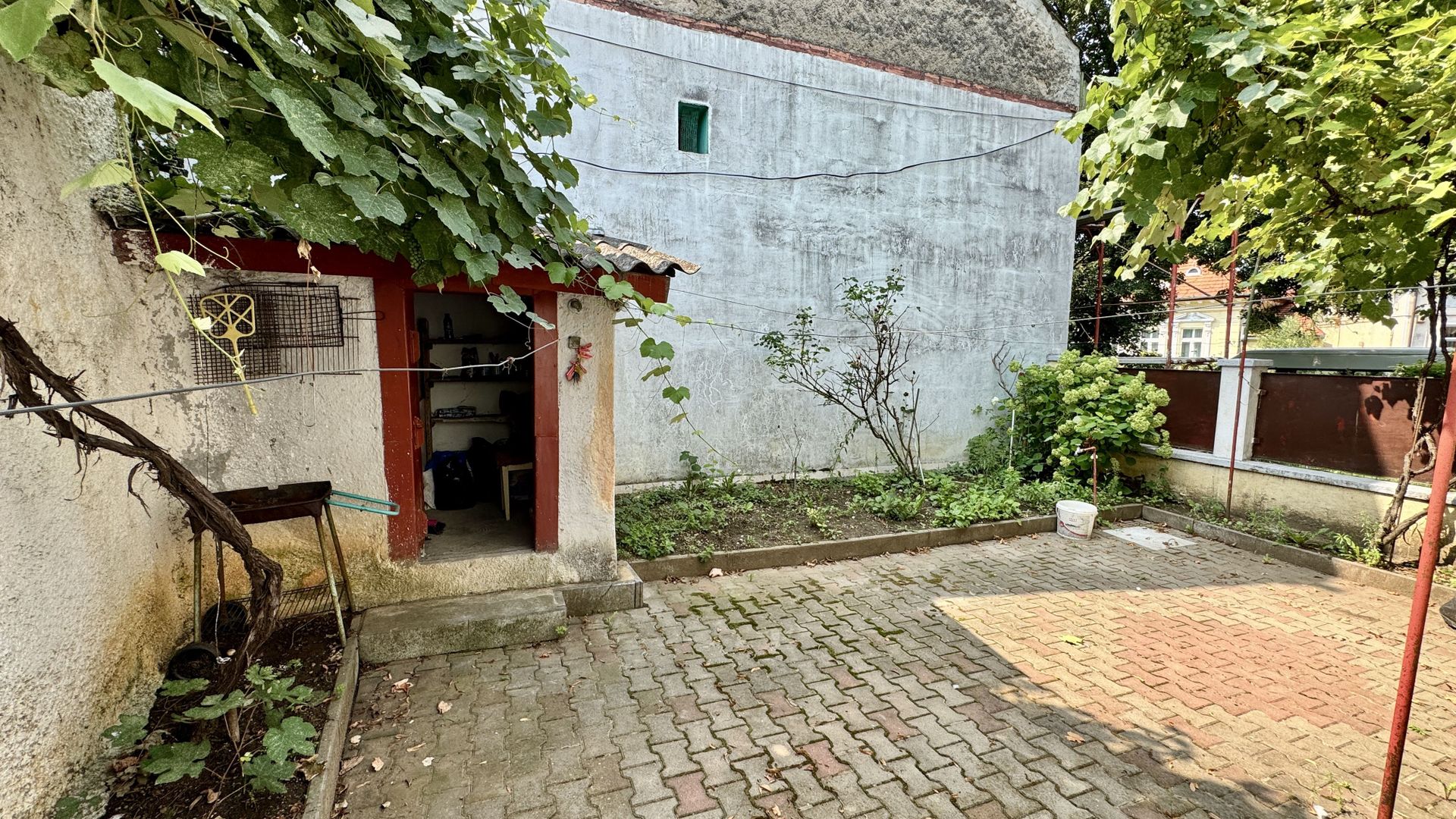 Oferta rezervata! Oază de liniște cu curte în zona Blumana - Poză 23