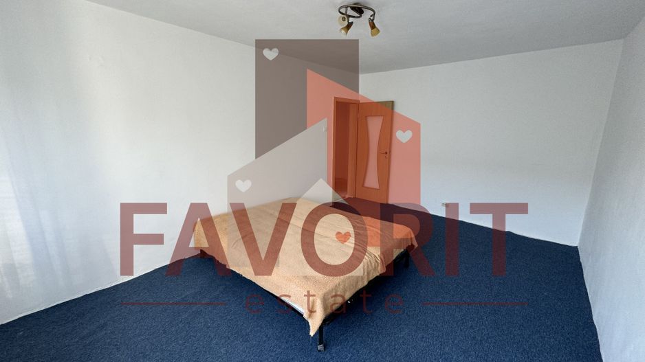 Decomandat. Model spatios. Disponibil imediat. Etaj intermediar. - Poză 2