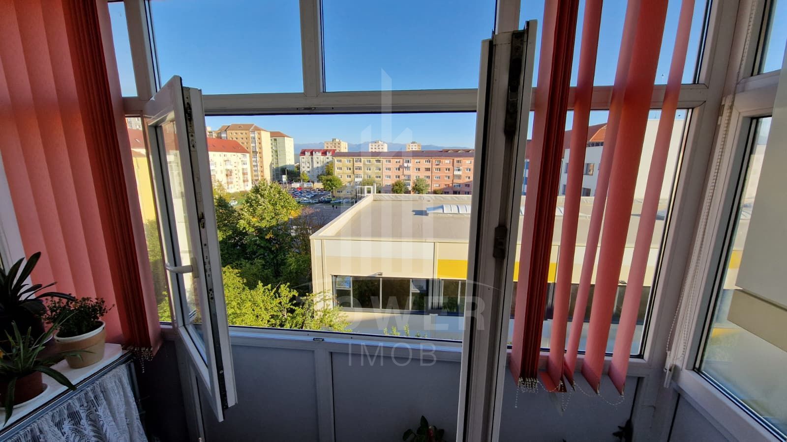 Apartament cu 3 camere decomandat | zona Vasile Aaron - Poză 12