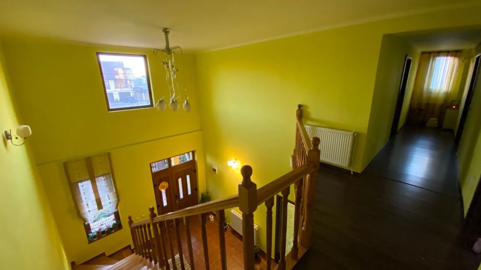 Duplex spațios cu garaj - Poză 17