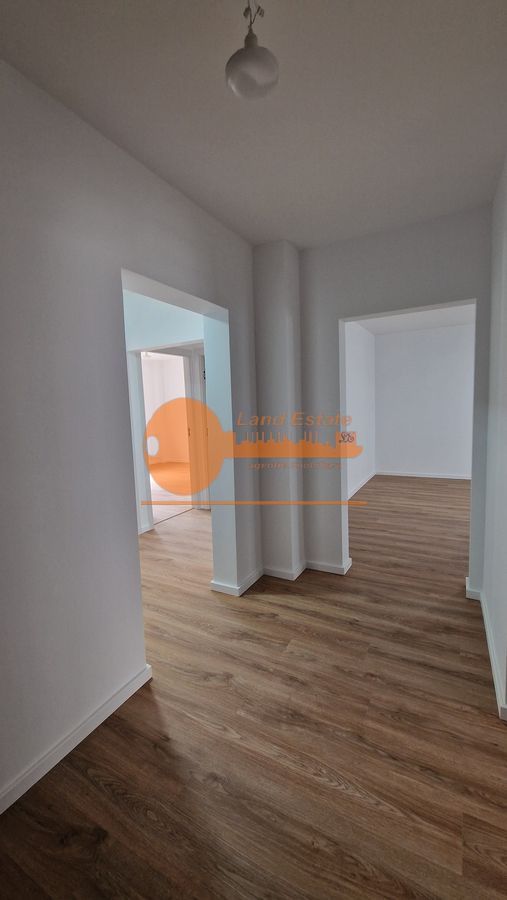 Apartament cu 3 camere in zona Nerva Traian - Poză 12