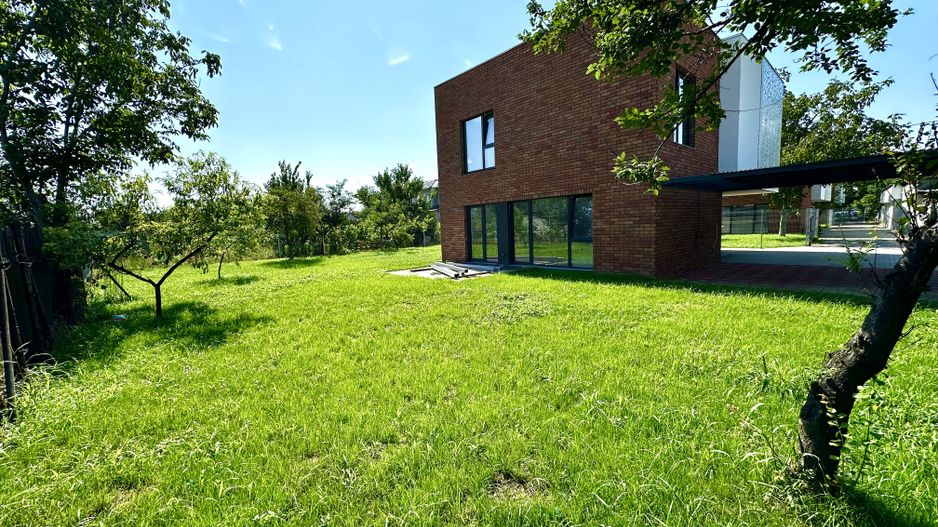 Casă premium cu 3 niveluri, teren 346 mp și terasă panoramică - Poză 2