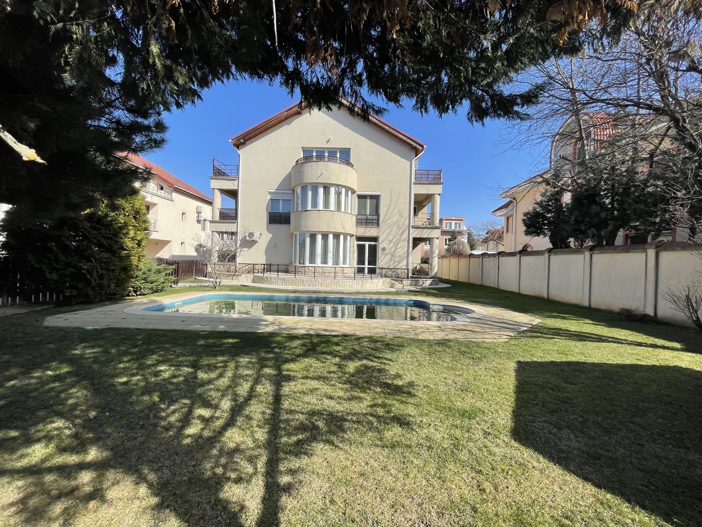 Vilă Individuală Spațioasă în Zona Iancu Nicolae - Poză 20