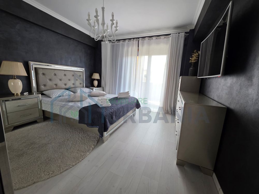 Vand ap 2 cam (3 camere) v lupului esq village boxa loc parcare 60 mp - Poză 4