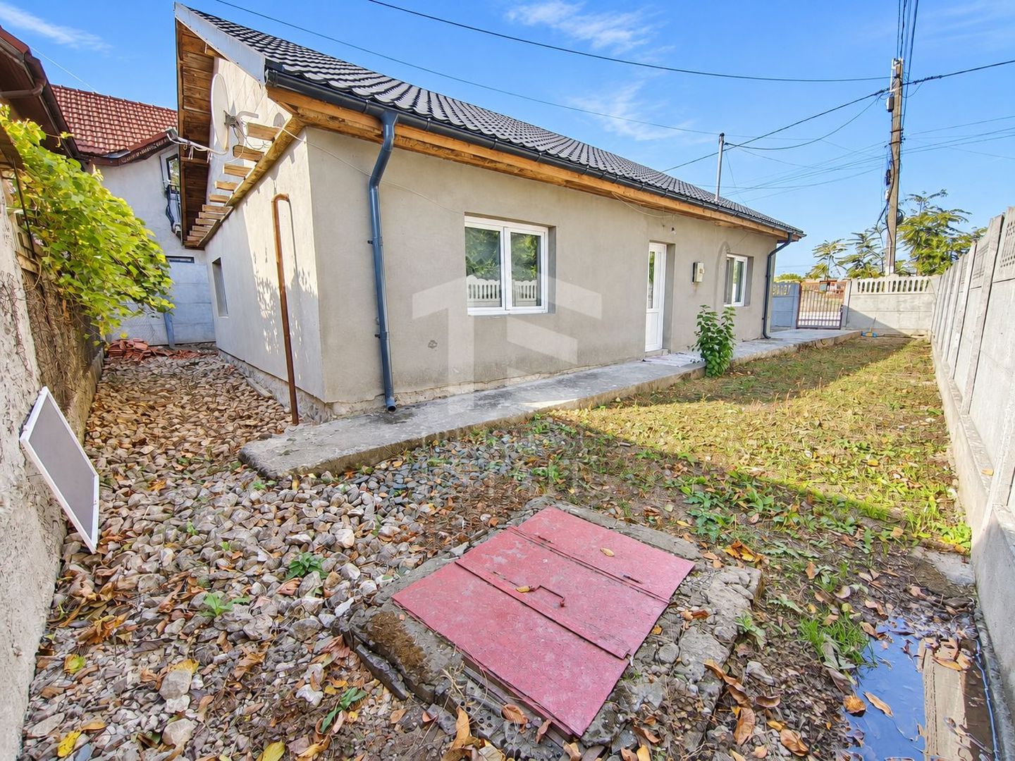 Casa de vanzare | Zona linistita | 3 camere - Poză 3