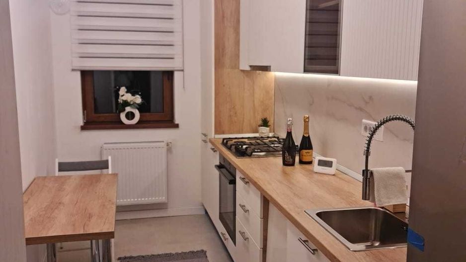 Inchiriere apartament nou cu loc de parcare inclus  - Prima inchiriere - Poză 3