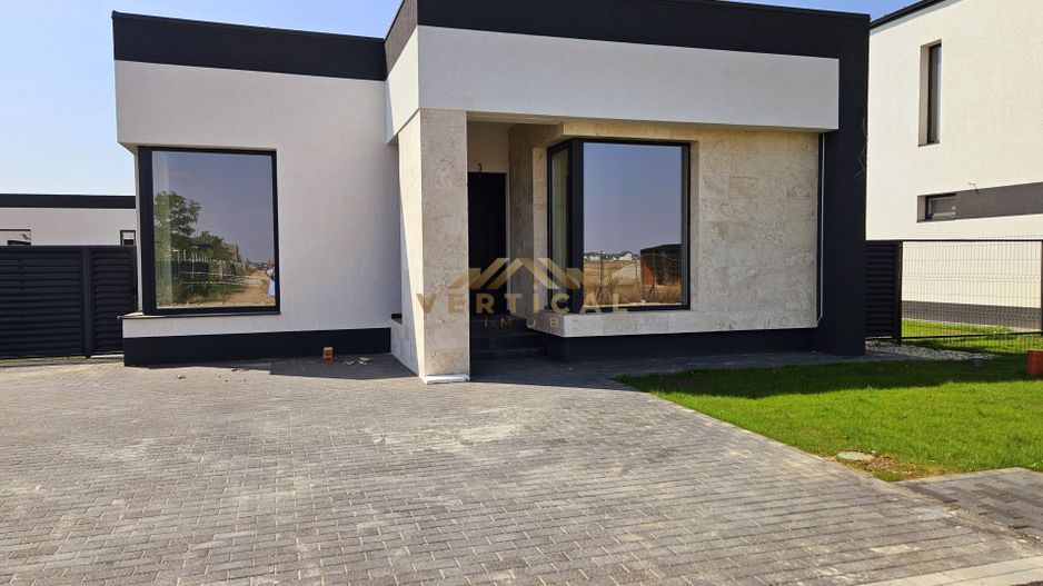 Casa parter cu 4 camere - comuna Berceni - Poză 2