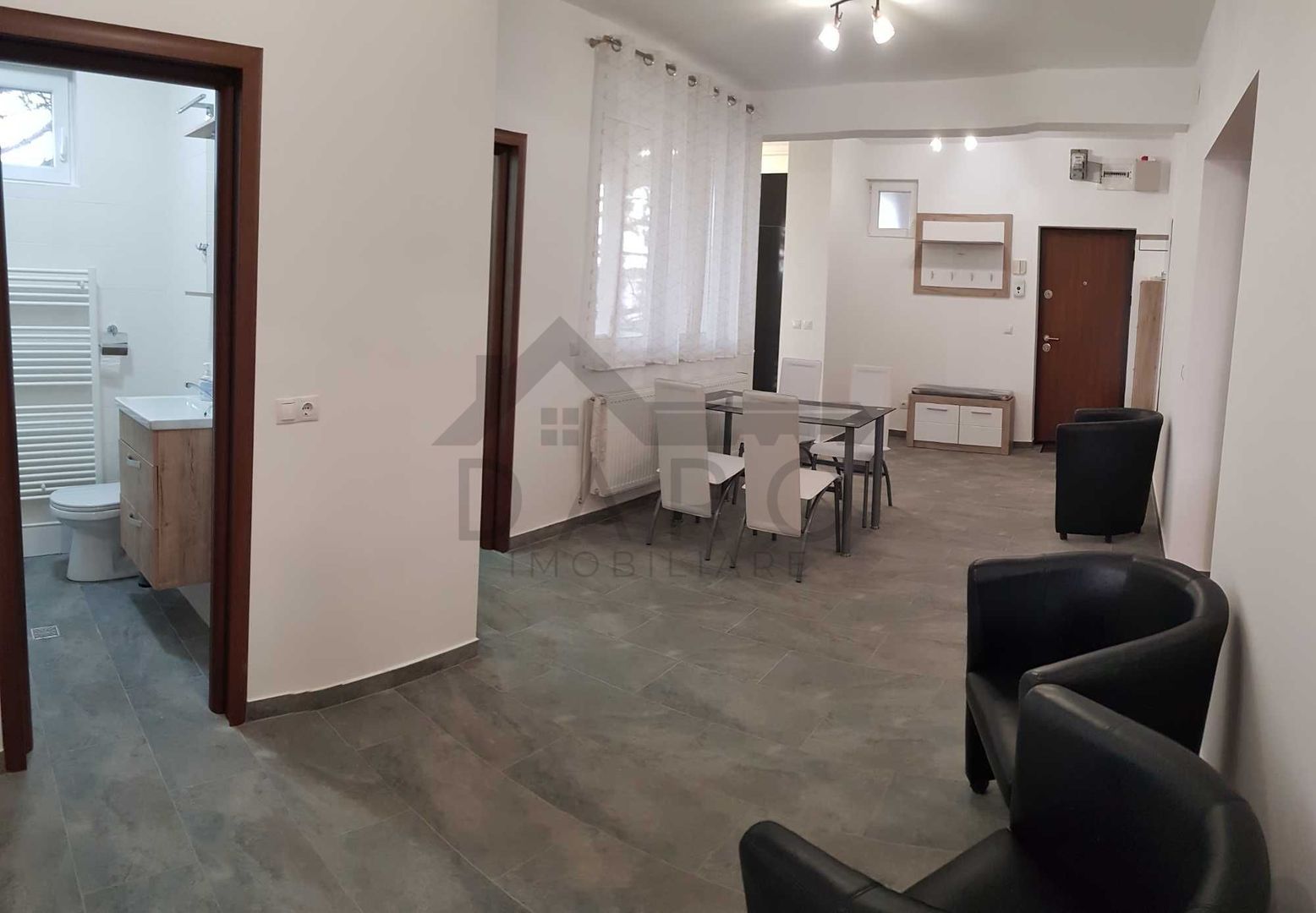 Închiriez apartament 4 camere zona rezidențială - Poză 2