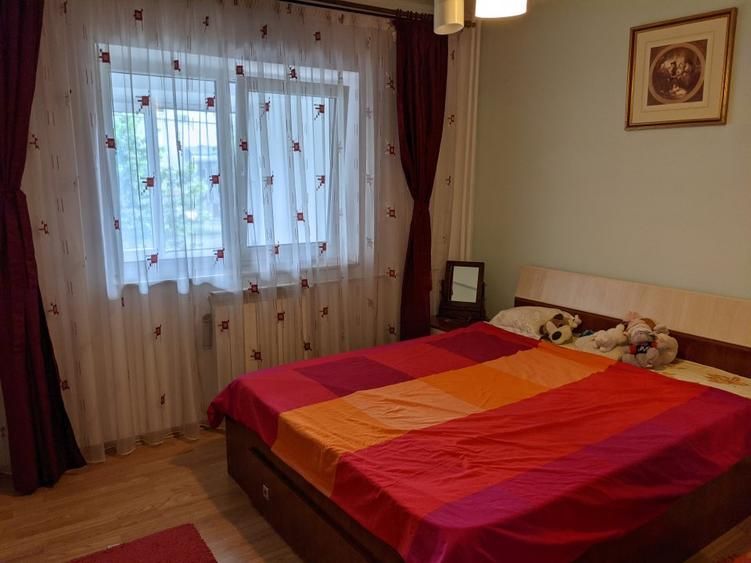 Apartament modernizat de 3 camere - locatie ultra-centrala - Poză 4