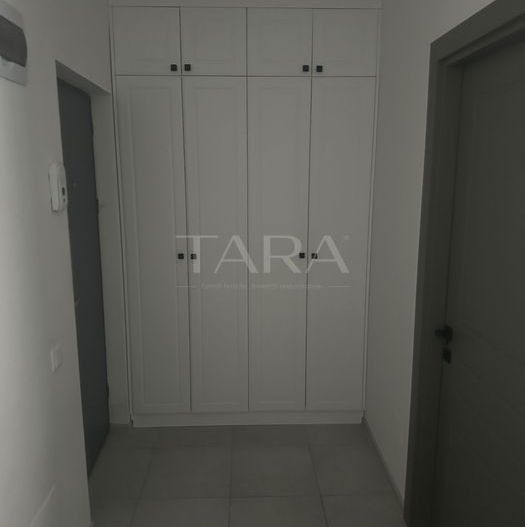 Apartament spațios cu 2 camere și balcon generos în Baciu - Poză 4
