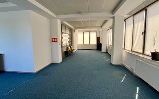 Spatiu de birouri/comercial de închiriat - Poză 1