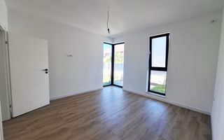Casa cu 4 camere de vanzare, Bucov, Mica Roma - Poză 10