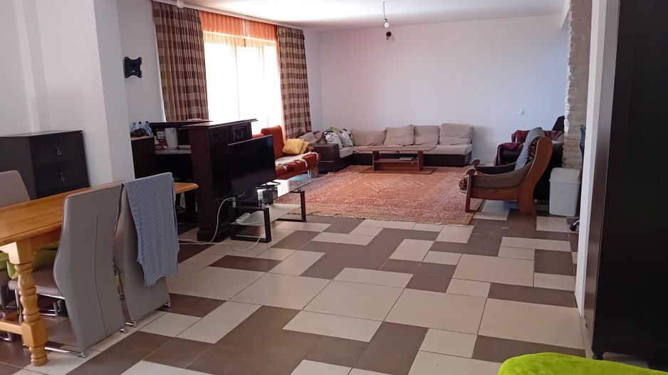 Apartament la parterul unei vile | 70 mp | 2 parcari | Iris - Poză 4