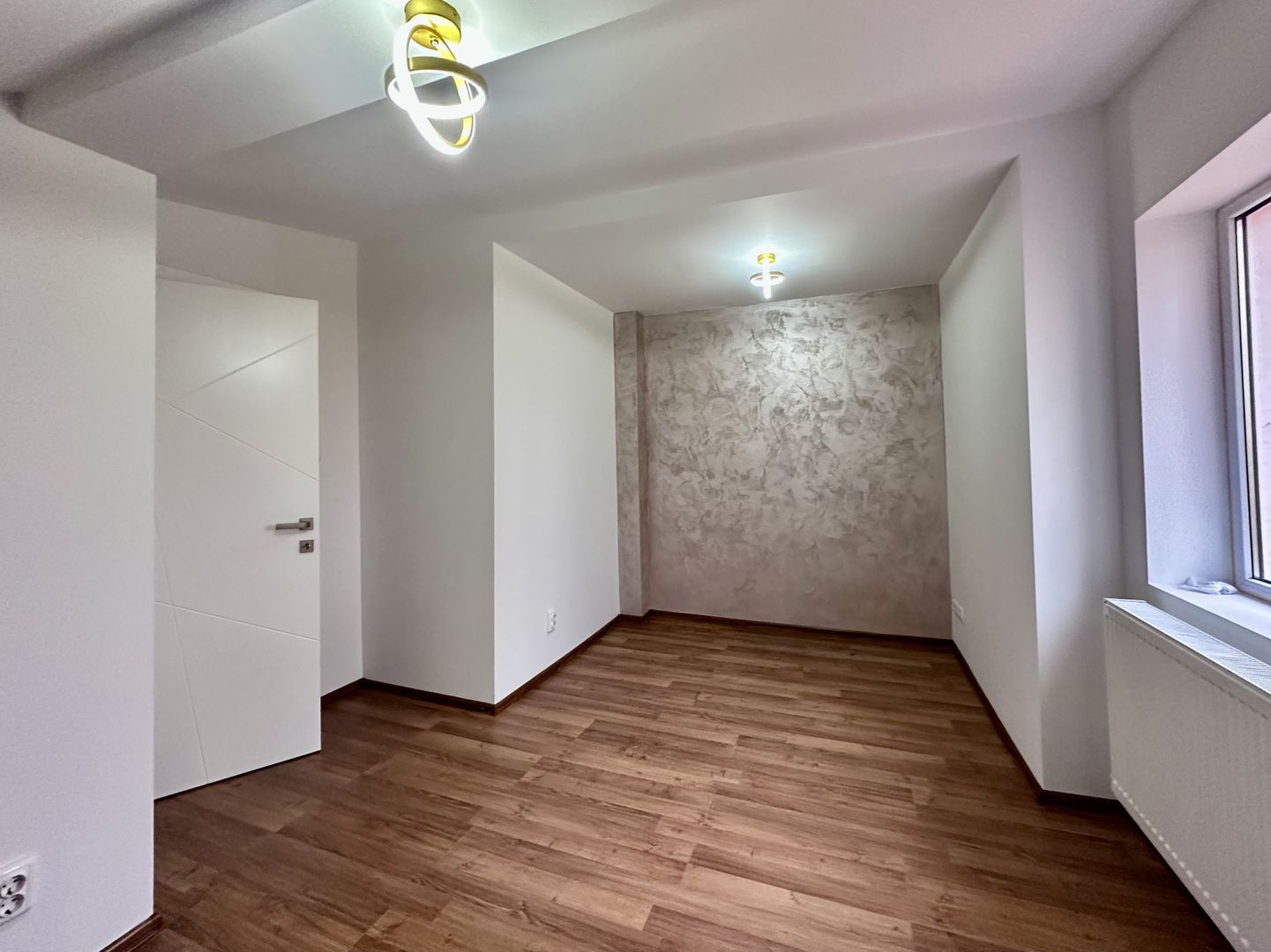 Apartament cu 3 camere de vânzare în Dumbravita - Poză 15