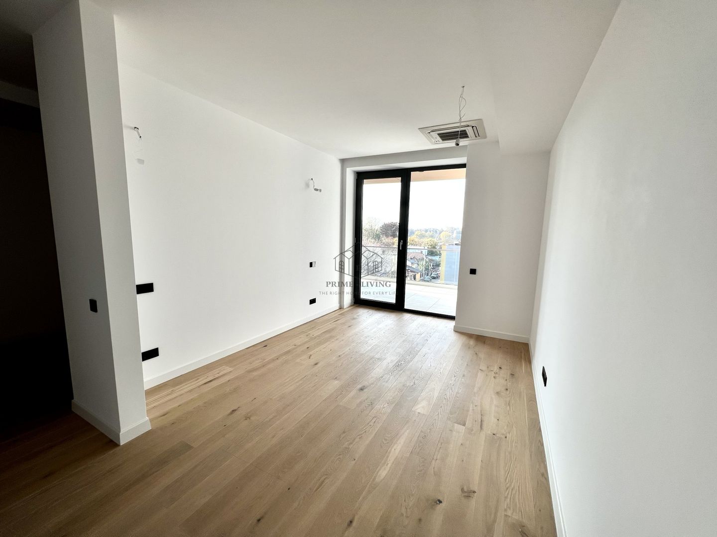 APARTAMENT DEOSEBIT CU 3 CAMERE LA VANZARE CU VEDERE LA LAC - Poză 8