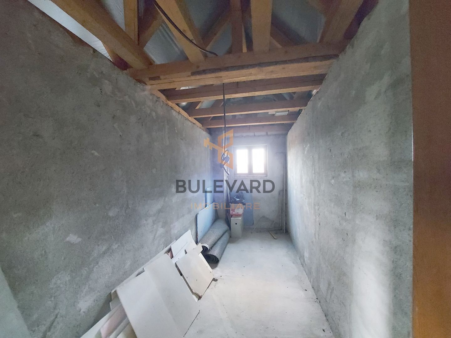 Casa individuala+ birou/spatiu comercial pe Strada 1 Mai! - Poză 11