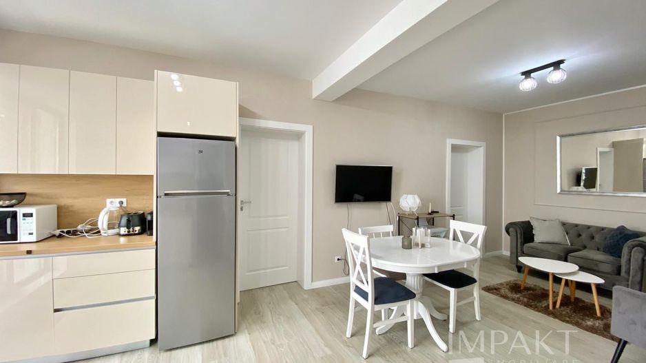 Apartament 3 camere aflat la 2 pași de UMF! Disponibil din 1 August - Poză 1