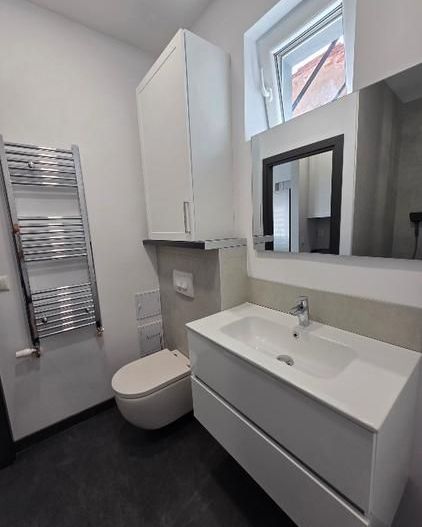 Apartament cu 2 camere renovat la casa | Curte | Central - Poză 9