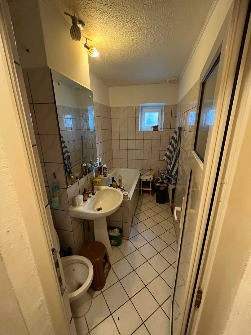 apartament decomandat cu 4 camere - Poză 4